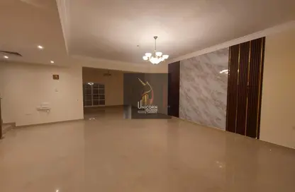 مجمع سكني - 4 غرف نوم - 4 حمامات للايجار في فلل عين خالد - عين خالد - الدوحة