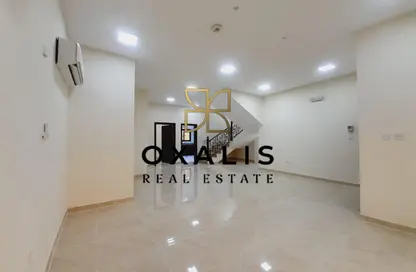 Villa - 5 Bedrooms - 4 Bathrooms for rent in Al Markhiya Street - Al Markhiya - Doha