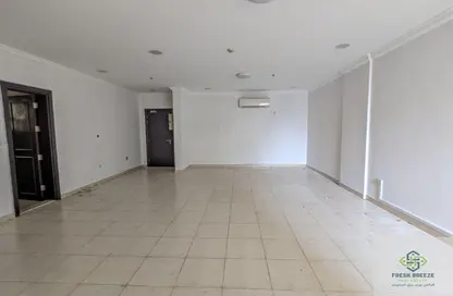 Apartment - 2 Bedrooms - 3 Bathrooms for rent in Al Nasr Street - Al Nasr - Doha