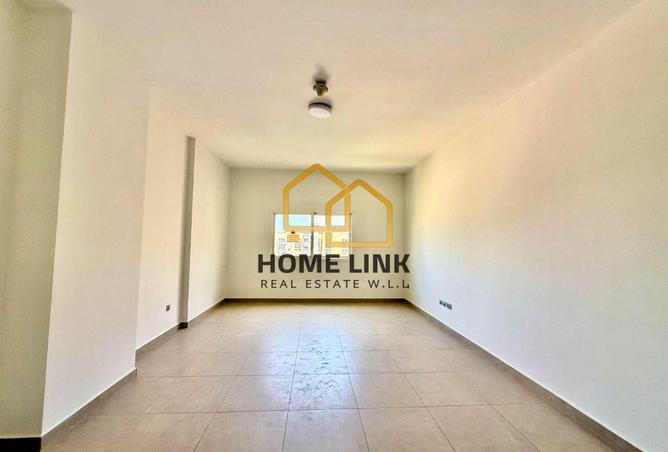 960295 - Property Image 2