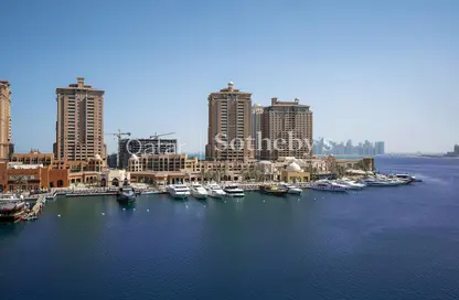 Apartment - 2 Bedrooms - 3 Bathrooms for sale in The St. Regis Marsa Arabia Island - Marsa Arabia - The Pearl Island - Doha