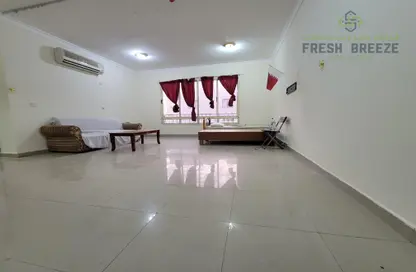 Empty Room image for: Apartment - 1 Bedroom - 1 Bathroom for rent in Umm Ghuwailina - Doha, Image 1