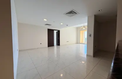 شقة - 3 غرف نوم - 4 حمامات للايجار في فيفا غرب - فيفا بحرية - جزيرة اللؤلؤة - الدوحة