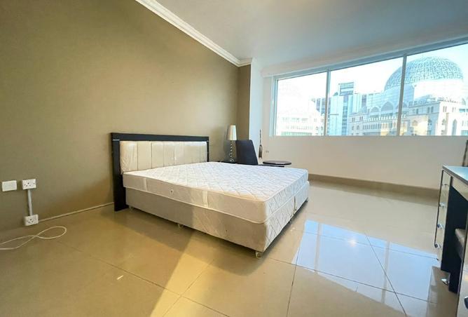 954035 - Property Image 2