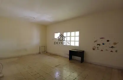 Apartment - 3 Bedrooms - 2 Bathrooms for rent in Hakeem Bin Hazam Street - Mughalina - Doha