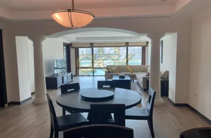 Living / Dining Room image for: Townhouse - 2 Bedrooms - 3 Bathrooms for rent in East Porto Drive - Porto Arabia - The Pearl Island - Doha, Image 1