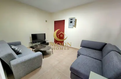 شقة - 2 غرف نوم - 2 حمامات للايجار في سلاطة القديمة - سلاطة - الدوحة