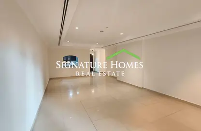 Apartment - 1 Bedroom - 2 Bathrooms for rent in Tower 14 - Porto Arabia - The Pearl Island - Doha