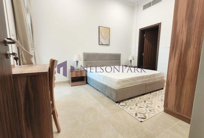 989943 - Property Image 2