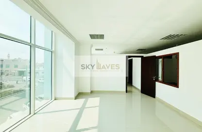 Office Space - Studio - 1 Bathroom for rent in Al Nasr Street - Al Nasr - Doha