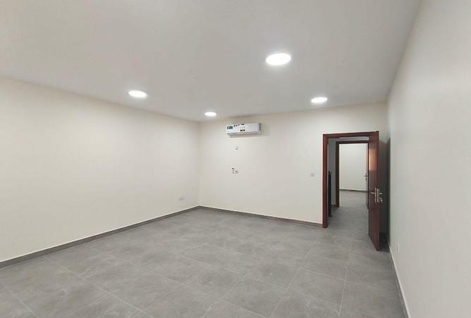 951281 - Property Image 3