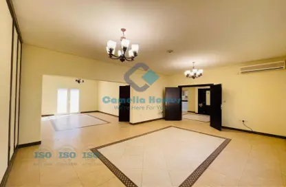 Empty Room image for: Villa - 5 Bedrooms - 5 Bathrooms for rent in Izghawa - Izghawa - Doha, Image 1