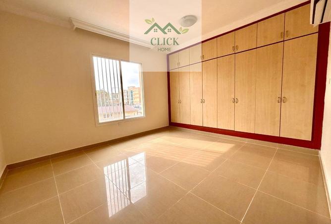 988954 - Property Image 2