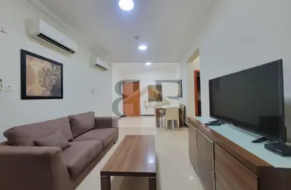 Apartment - 1 Bedroom - 1 Bathroom for rent in Umm Ghwailina Comm - Umm Ghuwalina - Umm Ghuwailina - Doha
