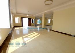 صورةغرفة فارغة لـ: فيلا - 7 غرف نوم - 8 حمامات للبيع في شارع الدانة - مريخ - المريخ - الدوحة, صورة 1