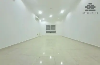 Apartment - 2 Bedrooms - 2 Bathrooms for rent in Al Nasr Street - Al Nasr - Doha