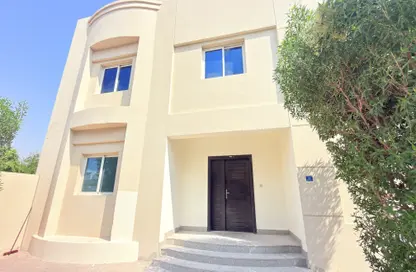 مجمع سكني - 5 غرف نوم - 5 حمامات للايجار في عين خالد - الدوحة