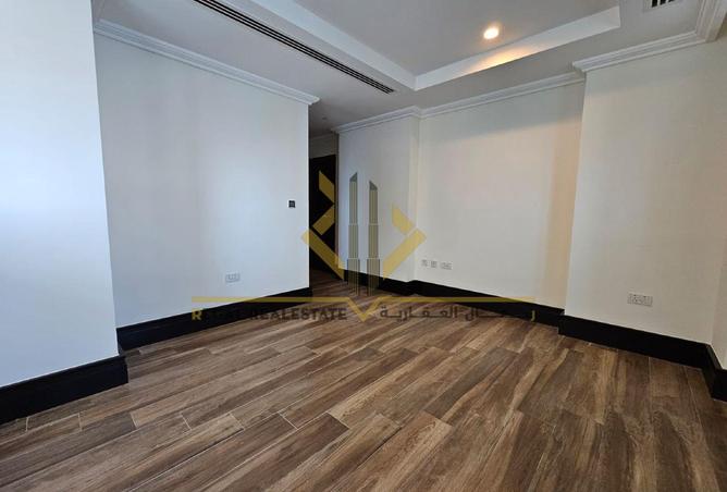 970194 - Property Image 2