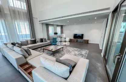 Living Room image for: Apartment - 4 Bedrooms - 5 Bathrooms for rent in Al Khail 2 - Al Khail - Msheireb Downtown Doha - Doha, Image 1