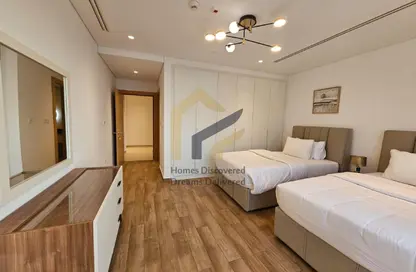 Apartment - 2 Bedrooms - 2 Bathrooms for rent in One Porto Arabia - Porto Arabia - The Pearl Island - Doha
