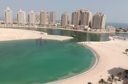 شقة - 2 غرف نوم - 3 حمامات للايجار في فيفا غرب - فيفا بحرية - جزيرة اللؤلؤة - الدوحة