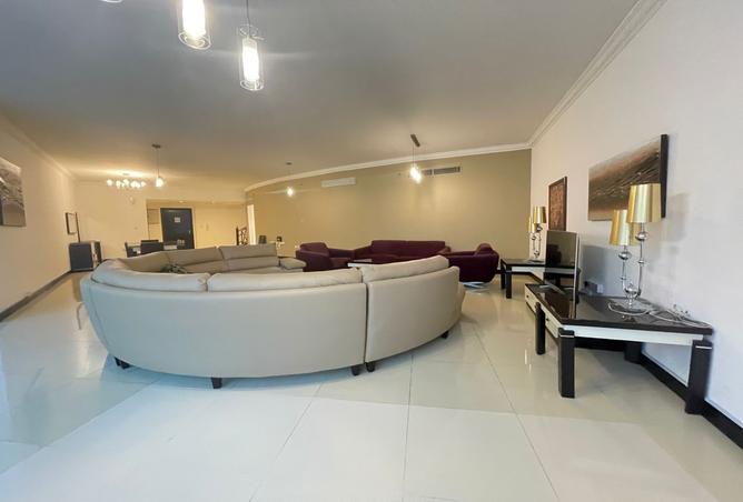 954228 - Property Image 3