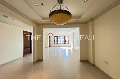Apartment - 1 Bedroom - 2 Bathrooms for rent in East Porto Drive - Porto Arabia - The Pearl Island - Doha