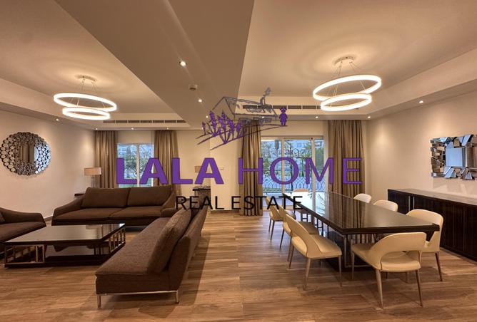 923121 - Property Image 2