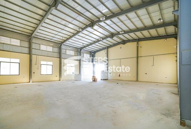 Warehouse - Studio for rent in East Industrial Street - Birkat Al Awamer - Al Wakra