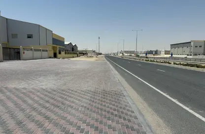Warehouse - Studio - 2 Bathrooms for rent in East Industrial Street - Birkat Al Awamer - Al Wakra