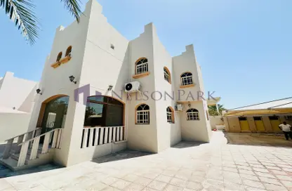 Villa - 6 Bedrooms - 6 Bathrooms for sale in Al Maamoura - Al Maamoura - Doha