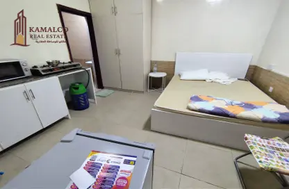 Apartment - Studio - 1 Bathroom for rent in Umm Ghuwalina - Umm Ghuwailina - Doha