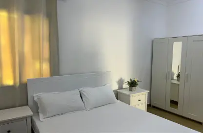 Apartment - 2 Bedrooms - 2 Bathrooms for rent in Al Aziziyah - Al Aziziyah - Doha