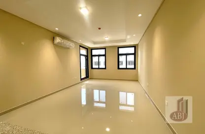 شقة - 2 غرف نوم - 3 حمامات للايجار في شارع المطار القديم - طريق المطار القديم - الدوحة