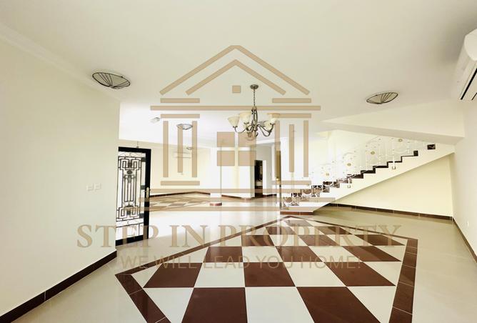 951712 - Property Image 2
