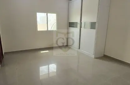 Apartment - Studio - 1 Bathroom for rent in Salwa Commercial Building - Salwa Road - Doha