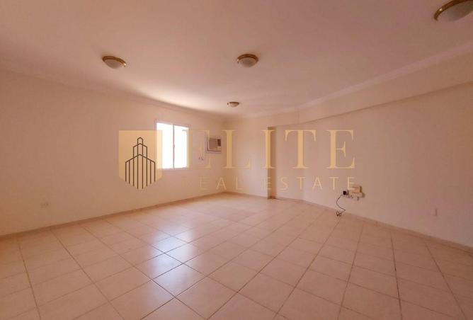 933203 - Property Image 3