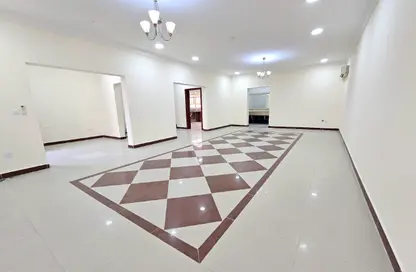 Compound - 4 Bedrooms - 5 Bathrooms for rent in Al Rayyan - Al Rayyan - Doha