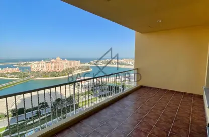 Apartment - 3 Bedrooms - 4 Bathrooms for rent in East Porto Drive - Porto Arabia - The Pearl Island - Doha