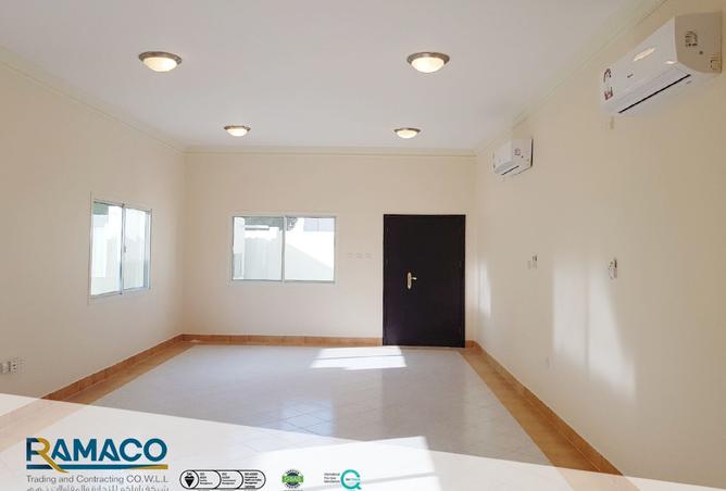 941210 - Property Image 2