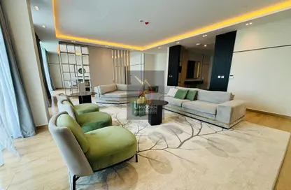 Living Room image for: Apartment - 4 Bedrooms - 4 Bathrooms for rent in Floresta Gardens - Floresta Gardens - The Pearl Island - Doha, Image 1