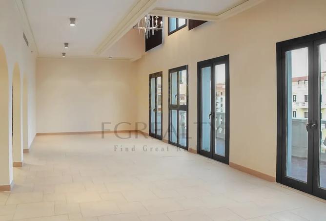 907216 - Property Image 2