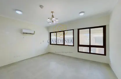 Villa - 4 Bedrooms - 5 Bathrooms for rent in Umm Salal Mahammad - Umm Salal Mohammed - Doha