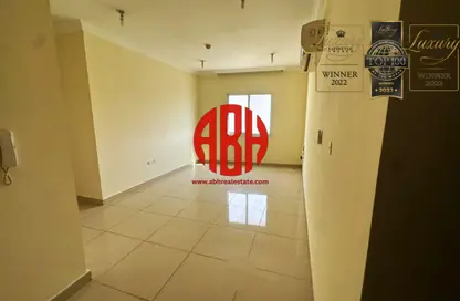Apartment - 2 Bedrooms - 2 Bathrooms for rent in Al Tabari Street - Fereej Bin Omran - Doha
