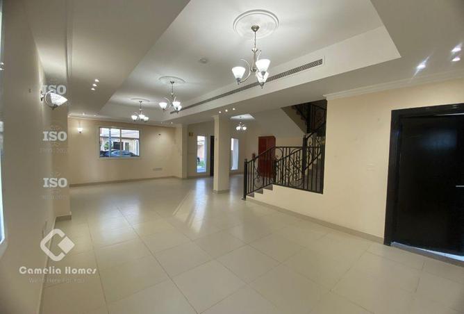 912606 - Property Image 3