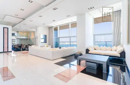 Penthouse - 3 Bedrooms - 4 Bathrooms for rent in West Bay - West Bay - Doha