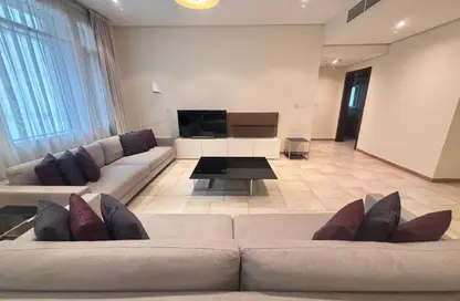 Apartment - 3 Bedrooms - 5 Bathrooms for rent in Fereej Bin Mahmoud North - Fereej Bin Mahmoud - Doha