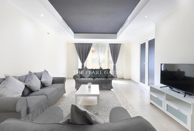 882438 - Property Image 2