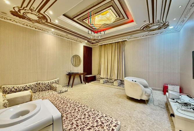 965869 - Property Image 2