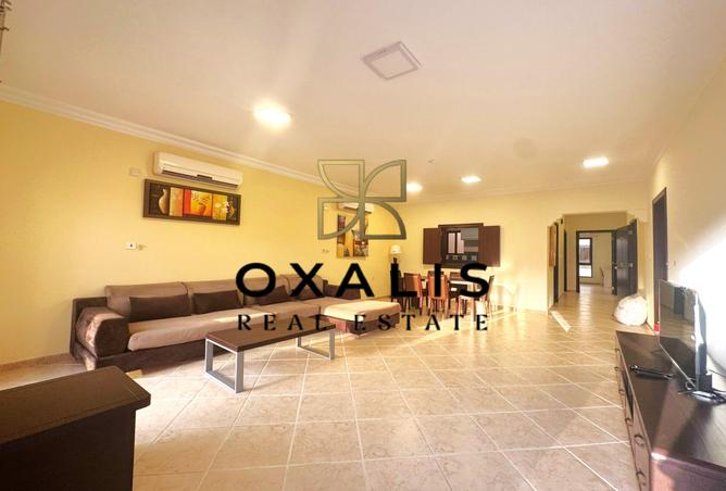 974261 - Property Image 2